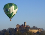 Überflug über die Ronneburg (Bild: Steffen Remmel, 08.04.2007), Ballonüberflug über die Ronneburg, Morgenfahrt, zum Hessekabb 2007 des Ballonclub Kinzig e.V. Langenselbold.